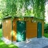 Toilettenanlage mit Holzfassade